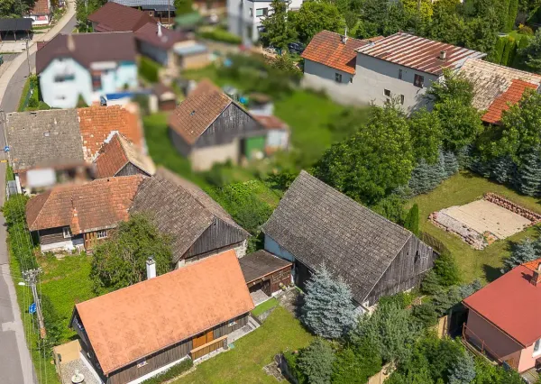 Liptovská chalupa s pozemkom, humnom a kompletným zariadením, Jakubovany