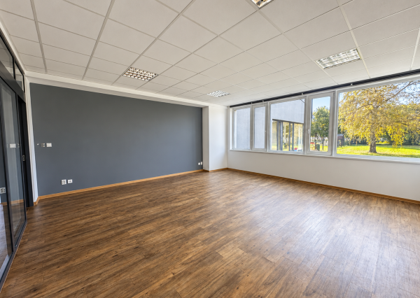KANCELÁRIA 35 m² NA PRENÁJOM | 450 € VRÁTANE ENERGIÍ