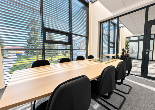 PRENÁJOM REPREZENTATÍVNYCH KANCELÁRSKYCH PRIESTOROV – 208 m²