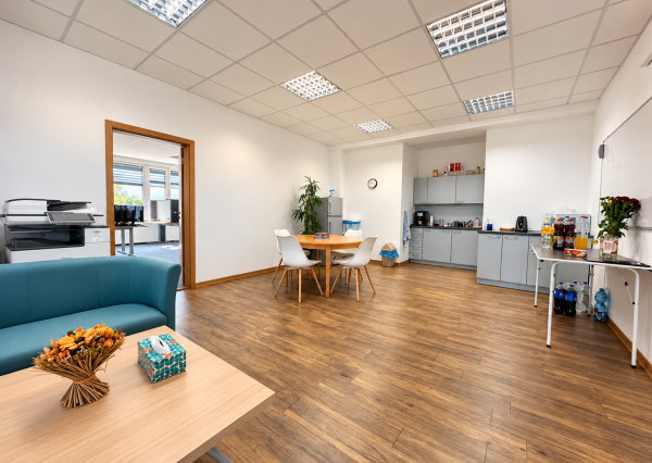 PRENÁJOM REPREZENTATÍVNYCH KANCELÁRSKYCH PRIESTOROV – 208 m²