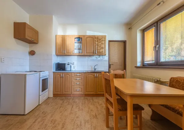 Bývanie aj podnikanie na jednej adrese: 5i rodinný dom + 1i byt + priestor na salón, ateliér, ordináciu...