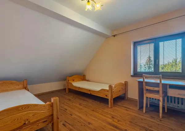 Bývanie aj podnikanie na jednej adrese: 5i rodinný dom + 1i byt + priestor na salón, ateliér, ordináciu...