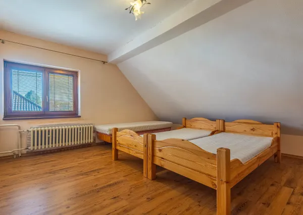 Bývanie aj podnikanie na jednej adrese: 5i rodinný dom + 1i byt + priestor na salón, ateliér, ordináciu...
