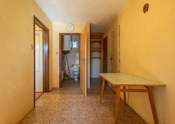 Bývanie aj podnikanie na jednej adrese: 5i rodinný dom + 1i byt + priestor na salón, ateliér, ordináciu...