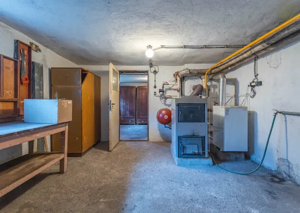 Bývanie aj podnikanie na jednej adrese: 5i rodinný dom + 1i byt + priestor na salón, ateliér, ordináciu...