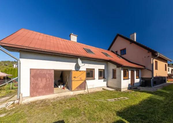 Bývanie aj podnikanie na jednej adrese: 5i rodinný dom + 1i byt + priestor na salón, ateliér, ordináciu...