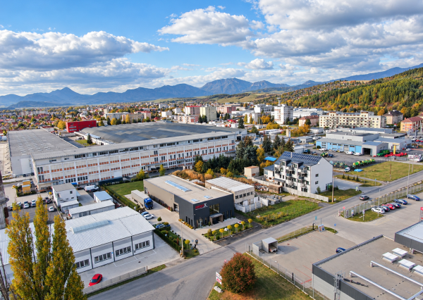 MODERNÝ SKLADOVÝ AREÁL S SHOWROOMOM A ADMINISTRATÍVOU | 743 m² | POZEMOK 2 679 m²