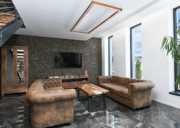 MODERNÝ SKLADOVÝ AREÁL S SHOWROOMOM A ADMINISTRATÍVOU | 743 m² | POZEMOK 2 679 m²
