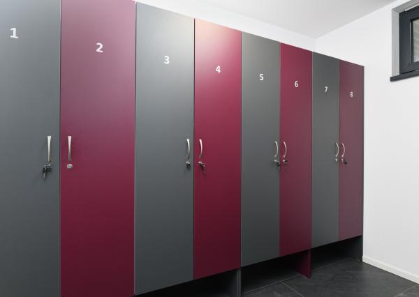MODERNÝ SKLADOVÝ AREÁL S SHOWROOMOM A ADMINISTRATÍVOU | 743 m² | POZEMOK 2 679 m²