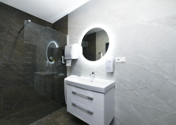 MODERNÝ SKLADOVÝ AREÁL S SHOWROOMOM A ADMINISTRATÍVOU | 743 m² | POZEMOK 2 679 m²