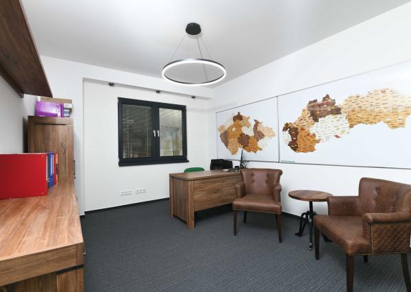 MODERNÝ SKLADOVÝ AREÁL S SHOWROOMOM A ADMINISTRATÍVOU | 743 m² | POZEMOK 2 679 m²