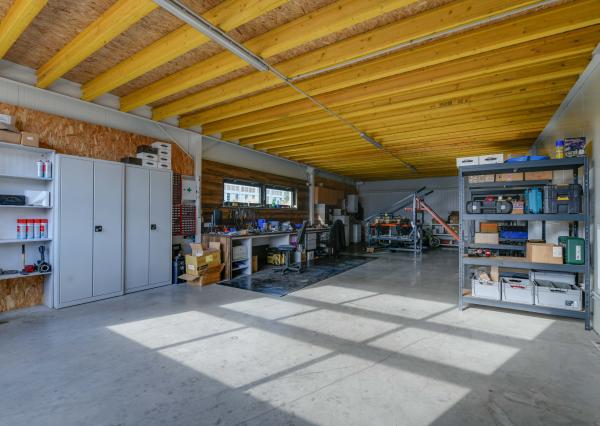 MODERNÝ SKLADOVÝ AREÁL S SHOWROOMOM A ADMINISTRATÍVOU | 743 m² | POZEMOK 2 679 m²