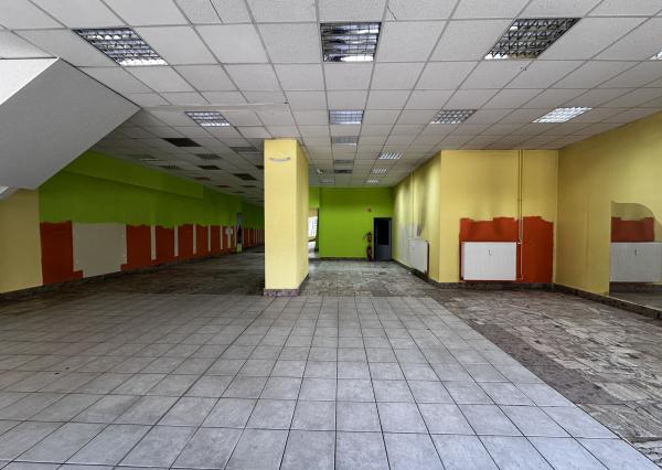 OBCHODNÉ PRIESTORY NA PRENÁJOM | 300 m² | PEŠIA ZÓNA LIPTOVSKÝ MIKULÁŠ