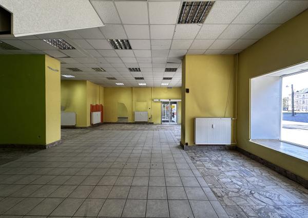 OBCHODNÉ PRIESTORY NA PRENÁJOM | 300 m² | PEŠIA ZÓNA LIPTOVSKÝ MIKULÁŠ