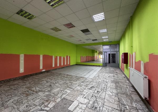 OBCHODNÉ PRIESTORY NA PRENÁJOM | 300 m² | PEŠIA ZÓNA LIPTOVSKÝ MIKULÁŠ