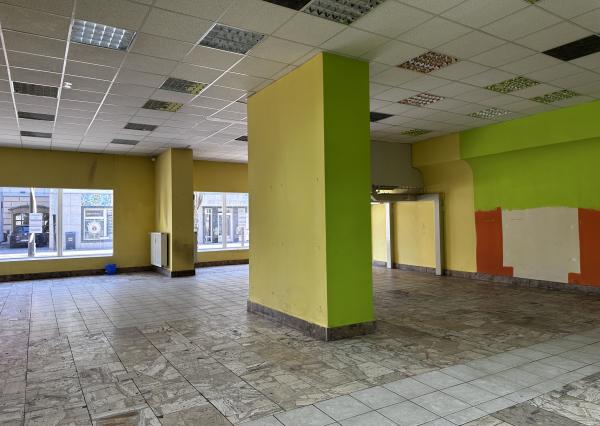 OBCHODNÉ PRIESTORY NA PRENÁJOM | 300 m² | PEŠIA ZÓNA LIPTOVSKÝ MIKULÁŠ