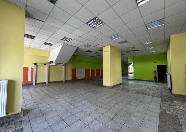 OBCHODNÉ PRIESTORY NA PRENÁJOM | 300 m² | PEŠIA ZÓNA LIPTOVSKÝ MIKULÁŠ
