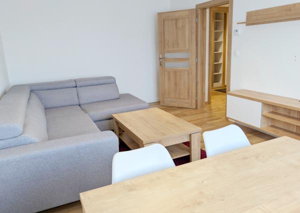 Nájom, 2-izbový byt v centre, Liptovský Mikuláš, s parkingom