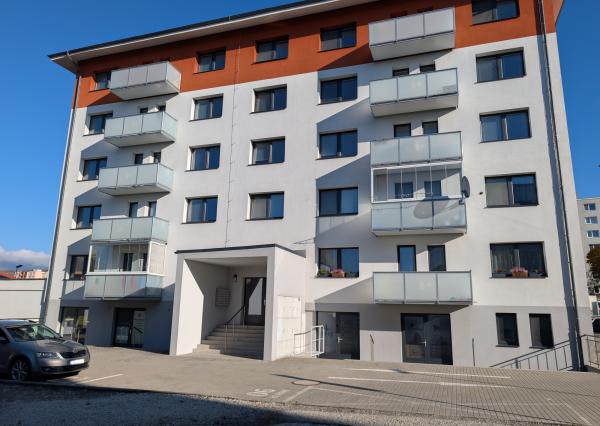 Nájom, 2-izbový byt v centre, Liptovský Mikuláš, s parkingom
