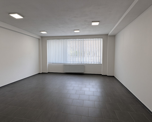 Na predaj priestory pre podnikanie – Kapitána Nálepku, L. Mikuláš