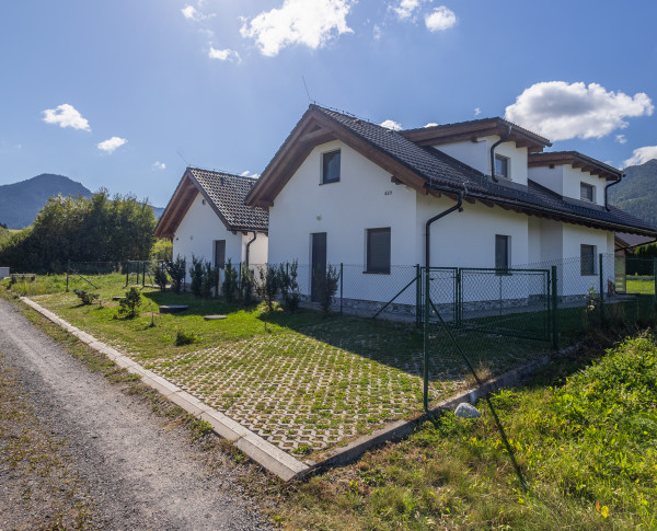 Na predaj – 5-izbový rodinný dom v obci Svätý Kríž