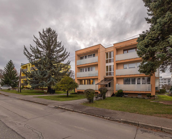 Veľký 2-izbový byt s dvomi balkónmi v krásnom prostredí – Palúdzka, Liptovský Mikuláš