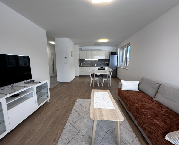 Prenájom: nový 2i byt + kryté parkovanie – Liptovský Mikuláš