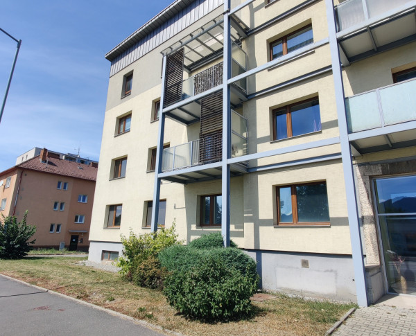 Veľkorysý 4 izbový byt na bývanie aj podnikanie