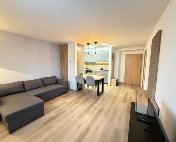 Na prenájom 2-izbový byt v rodinnom dome