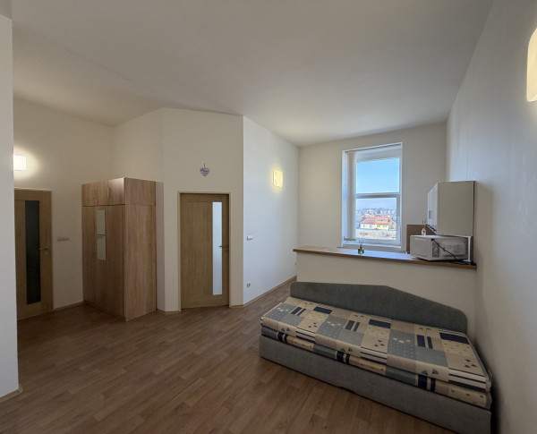 Na prenájom 2- izbový byt v Liptovskom Mikuláši