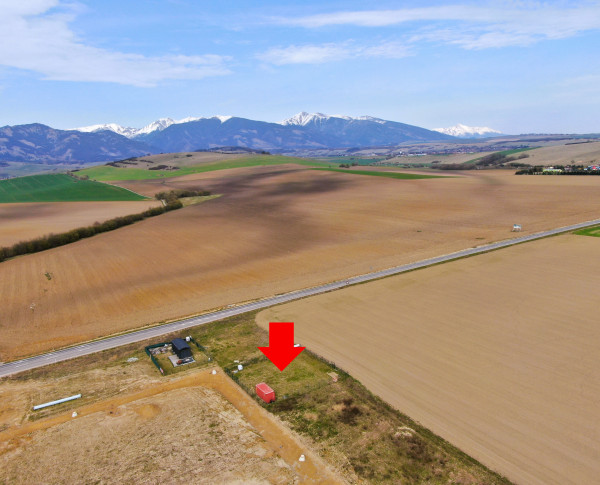 Slnečný stavebný pozemok s výhľadom na Tatry – Liptov