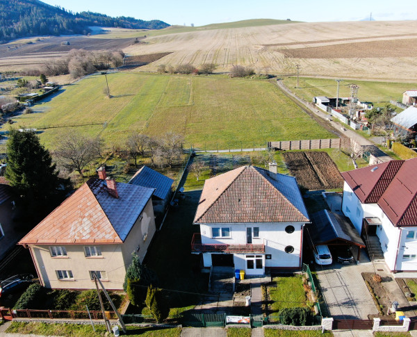 Rodinný Dom + veľký pozemok, výborná poloha /Liptovský Ján/