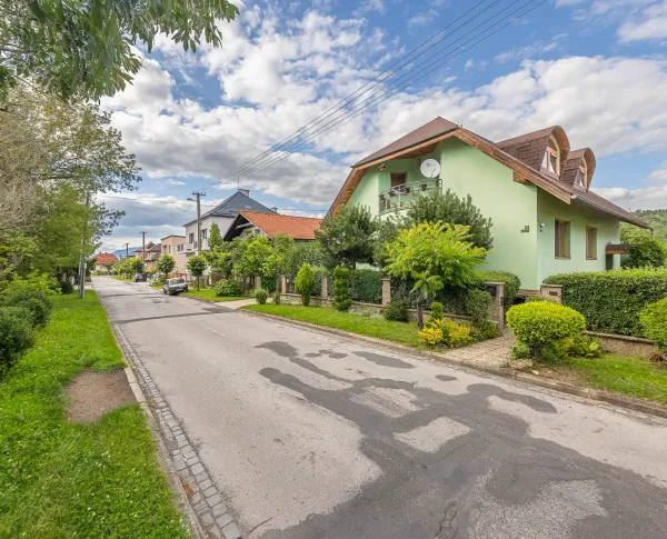 Unikátny 6-izbový rodinný dom v centre Liptovského Mikuláša s oázou pokoja a flexibilným využitím