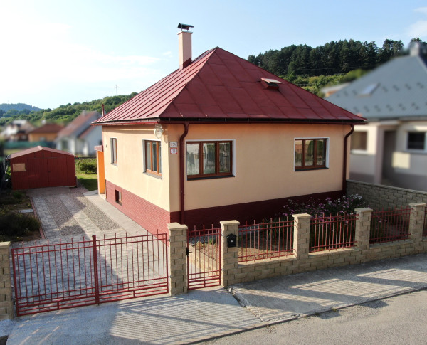 Rodinný dom s pekným pozemkom – Liptovský Mikuláš