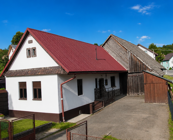Rodinný dom s hospodárskou budovou v Jakubovanoch za cenu bytu