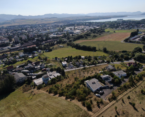 Slnečný stavebný pozemok s panoramatickým výhľadom na Liptovský Mikuláš
