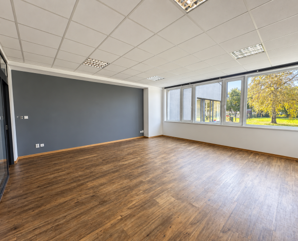 KANCELÁRIA 35 m² NA PRENÁJOM | 450 € VRÁTANE ENERGIÍ